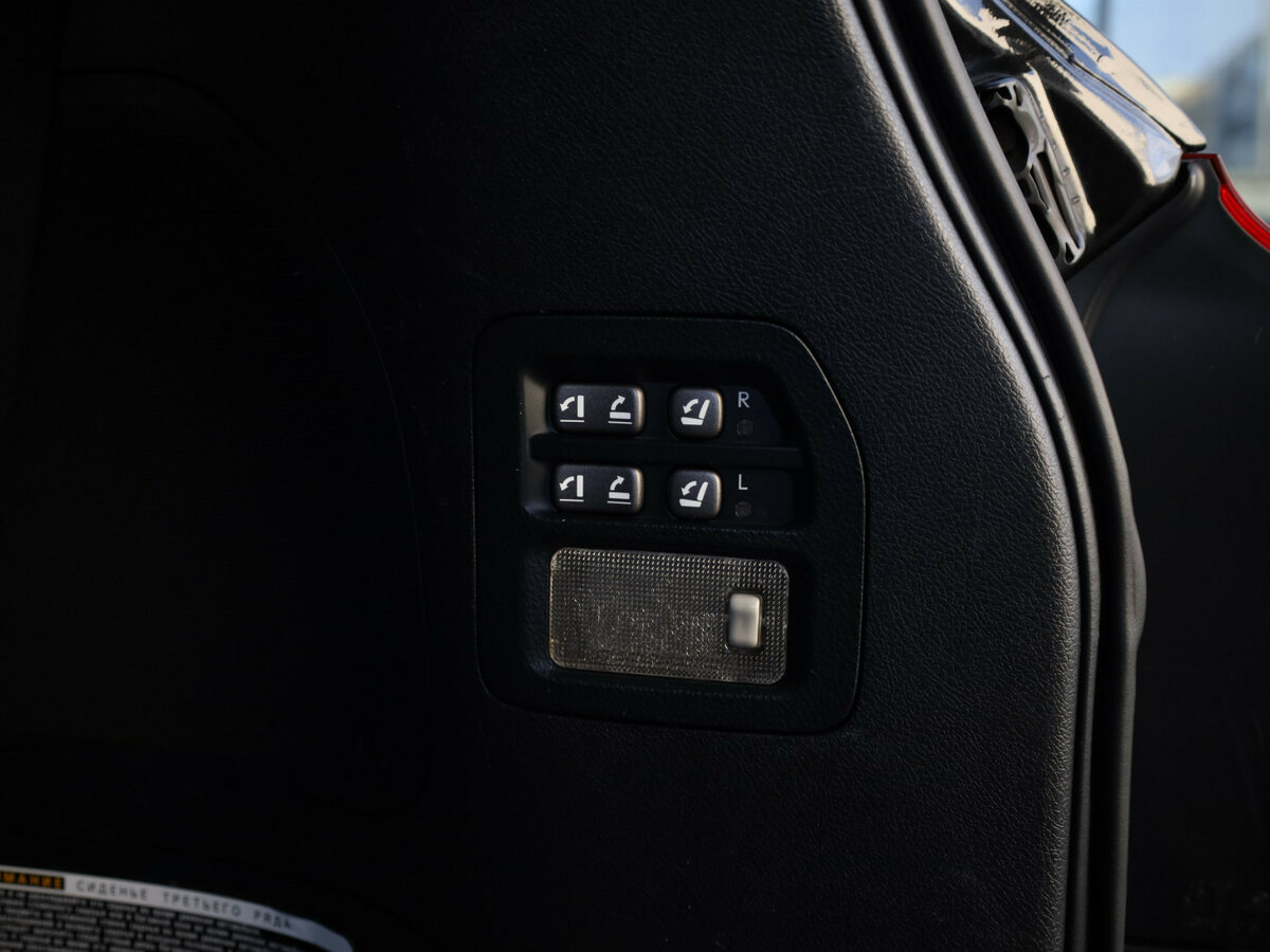 Lexus LX с пробегом — 2012 год. Фото: #29