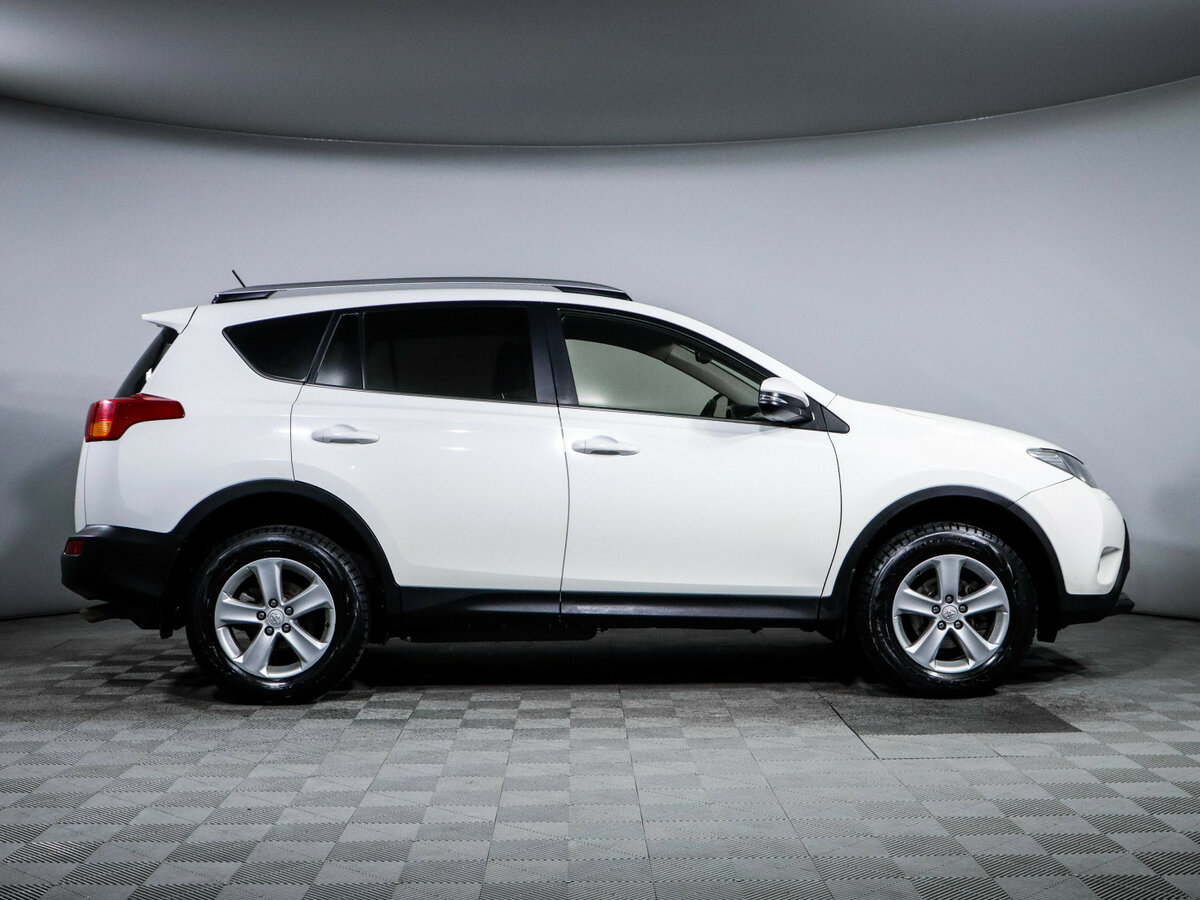 Toyota RAV4 с пробегом — 2013 год. Фото: #3