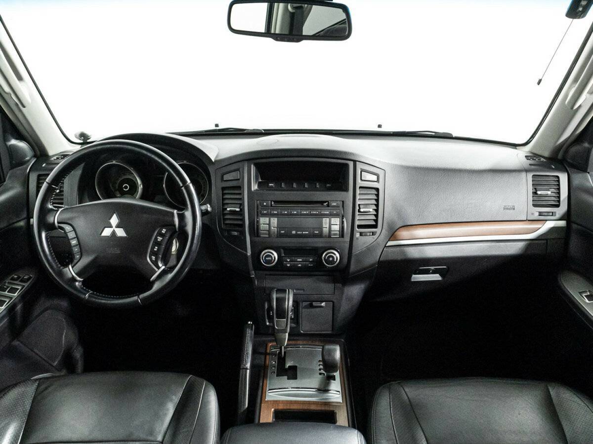 Mitsubishi Pajero с пробегом — 2007 год. Фото: #12