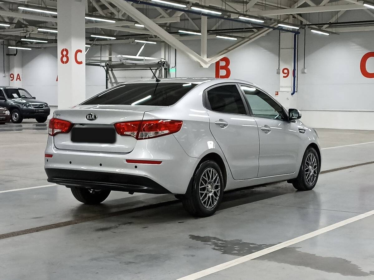 Kia Rio с пробегом — 2015 год. Фото: #4