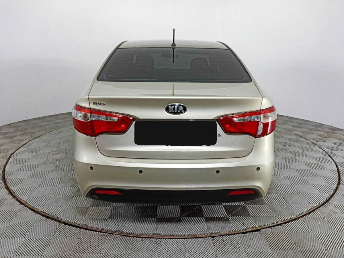 Kia Rio с пробегом — 2014 год. Фото: #5