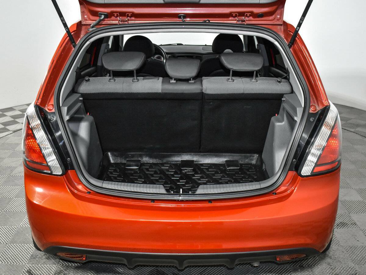 Kia Rio с пробегом — 2010 год. Фото: #17