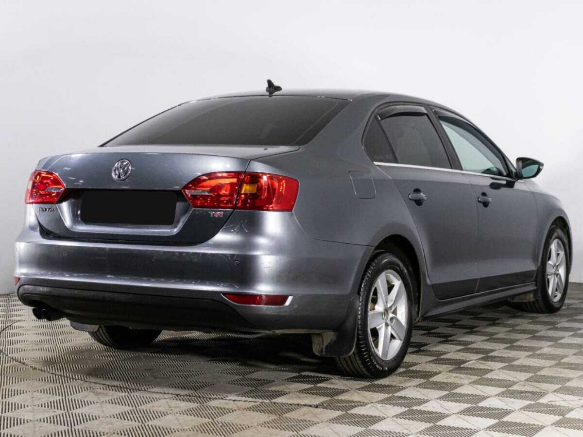 Volkswagen Jetta с пробегом — 2012 год. Фото: #4