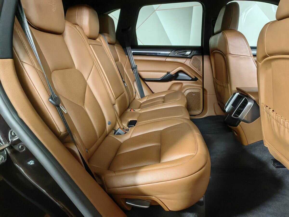 Porsche Cayenne с пробегом — 2016 год. Фото: #11
