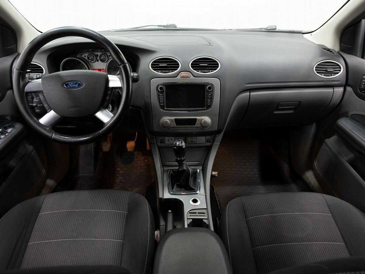 Ford Focus с пробегом — 2010 год. Фото: #12