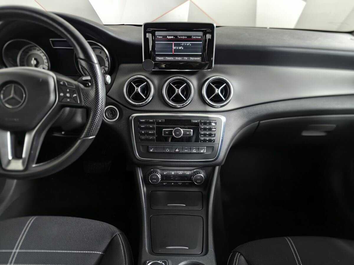 Mercedes-Benz CLA с пробегом — 2013 год. Фото: #10