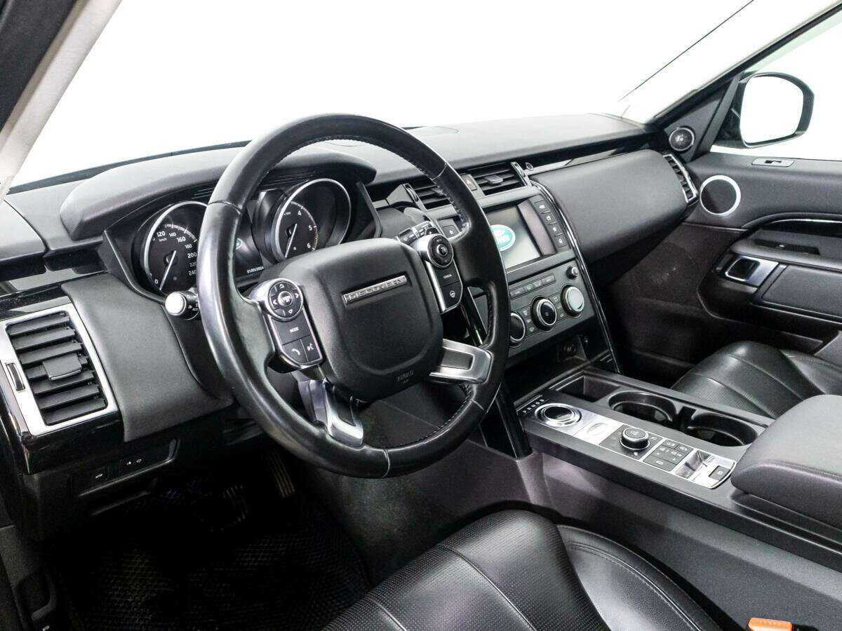 Land Rover Discovery с пробегом — 2017 год. Фото: #10