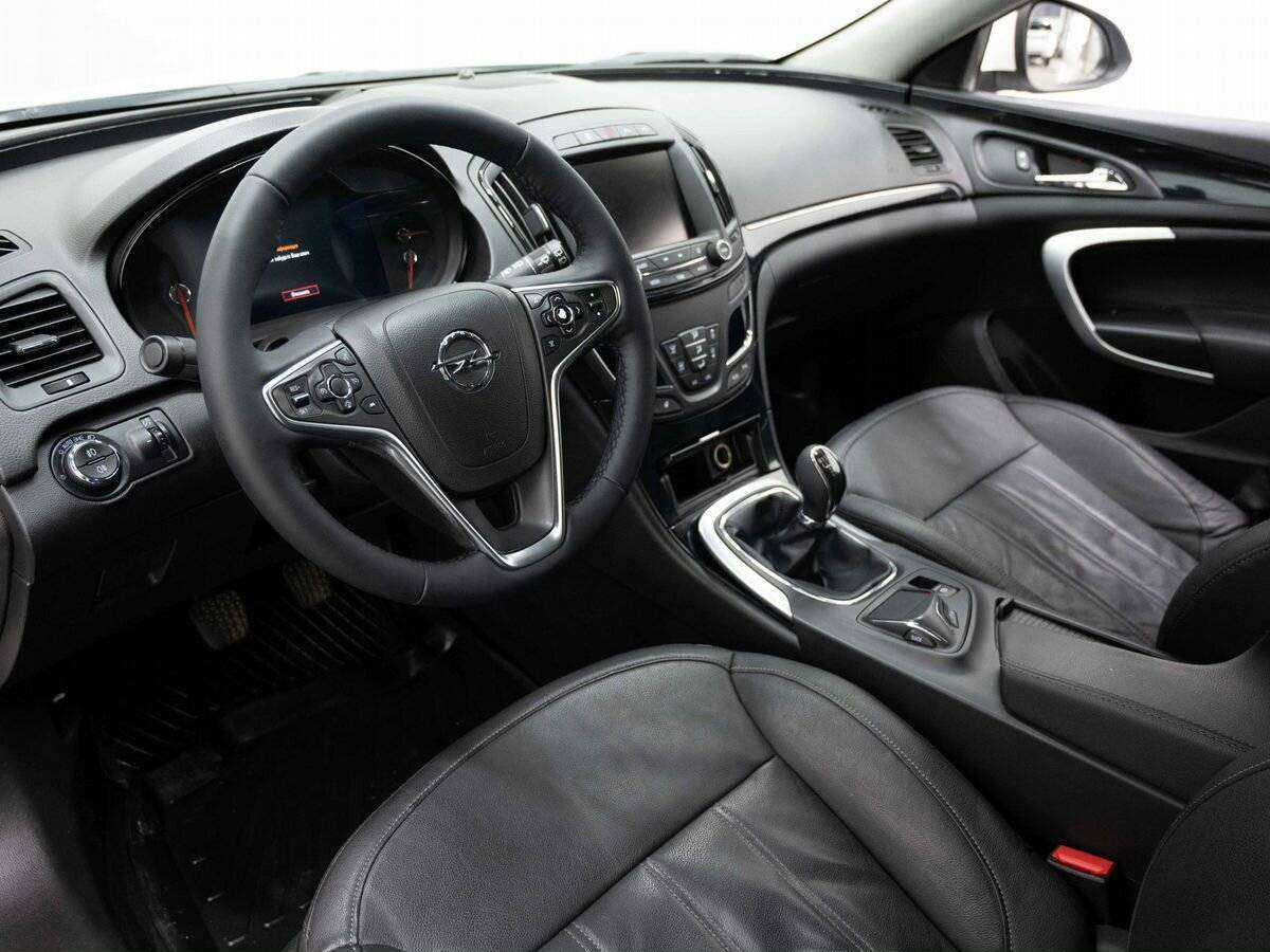 Opel Insignia с пробегом — 2013 год. Фото: #9