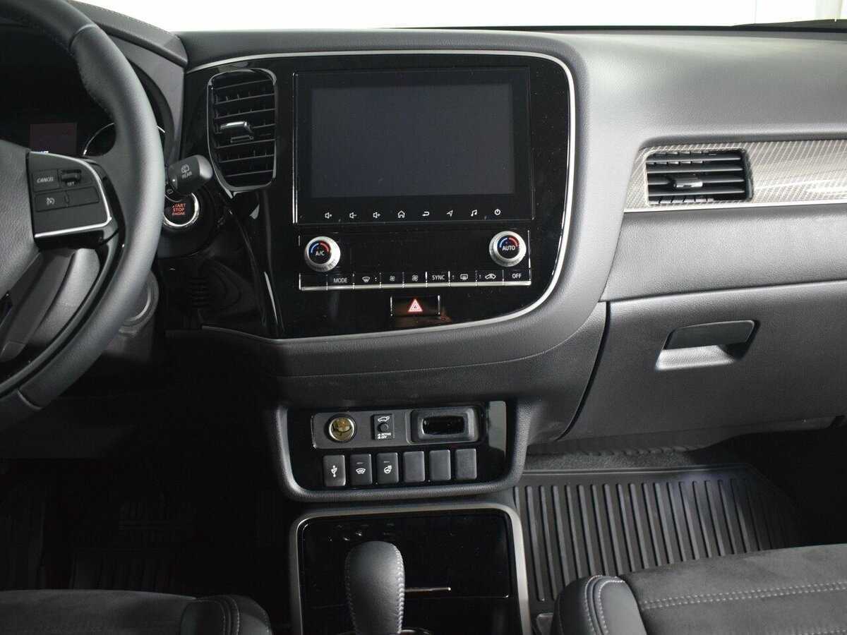 Mitsubishi Outlander с пробегом — 2022 год. Фото: #6