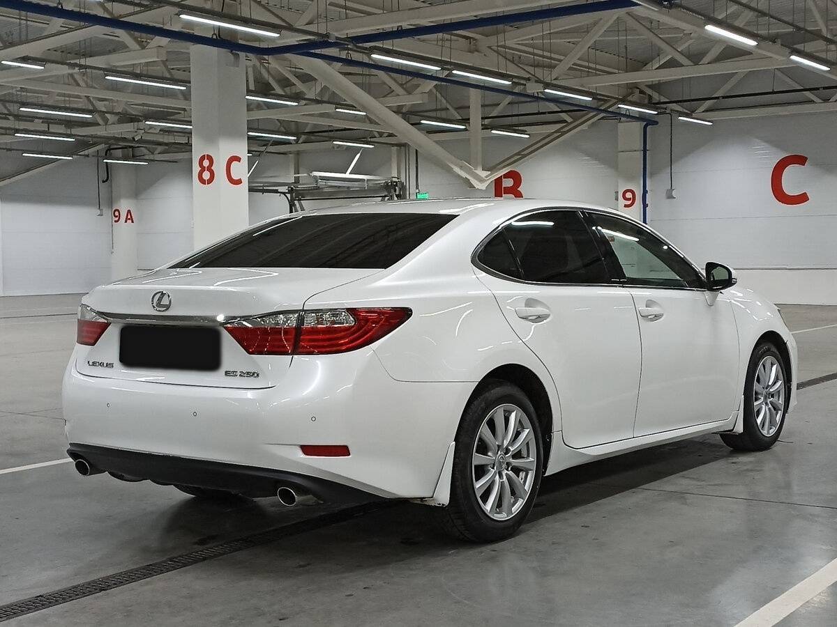 Lexus ES с пробегом — 2013 год. Фото: #4