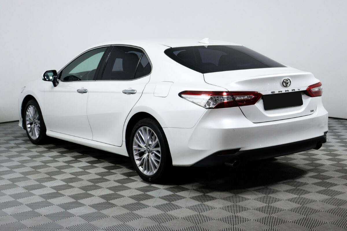 Toyota Camry с пробегом — 2019 год. Фото: #6