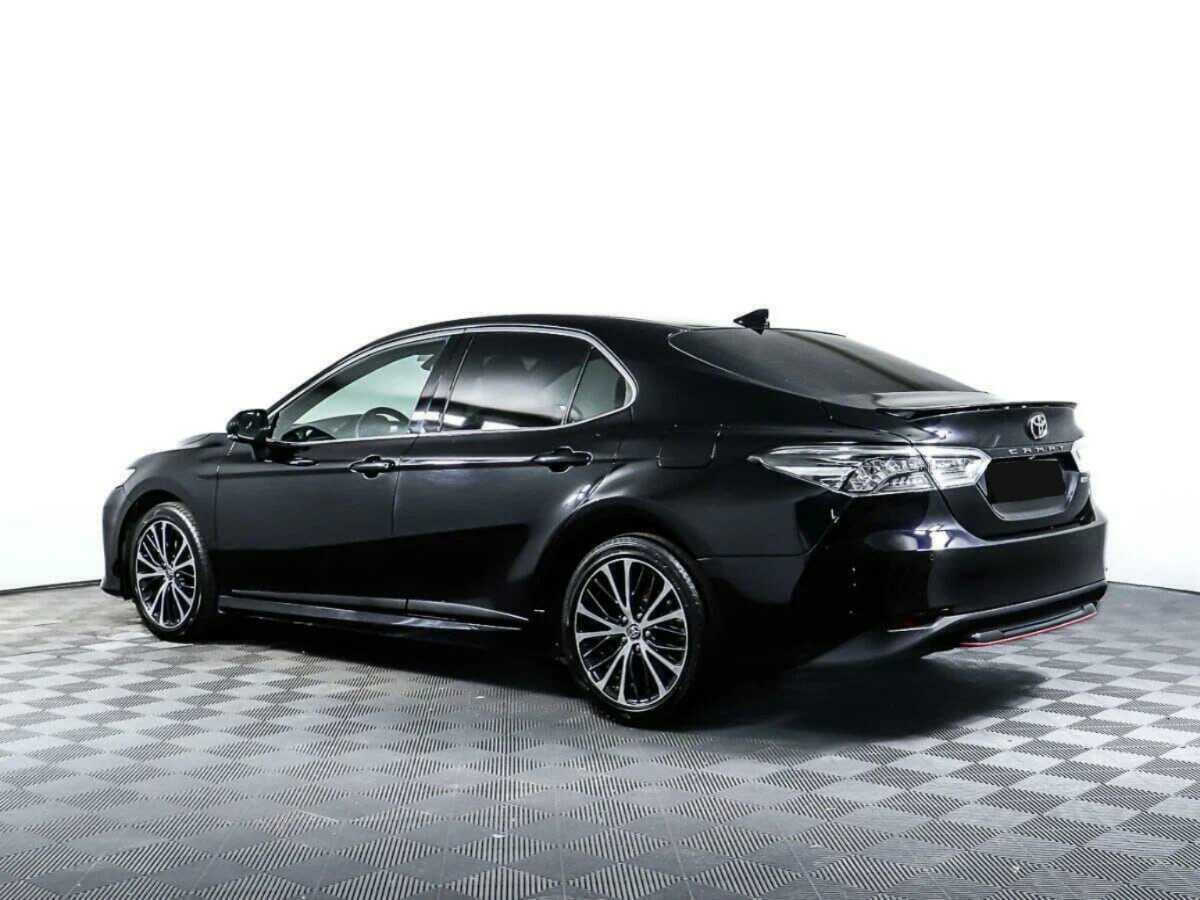 Toyota Camry с пробегом — 2020 год. Фото: #6
