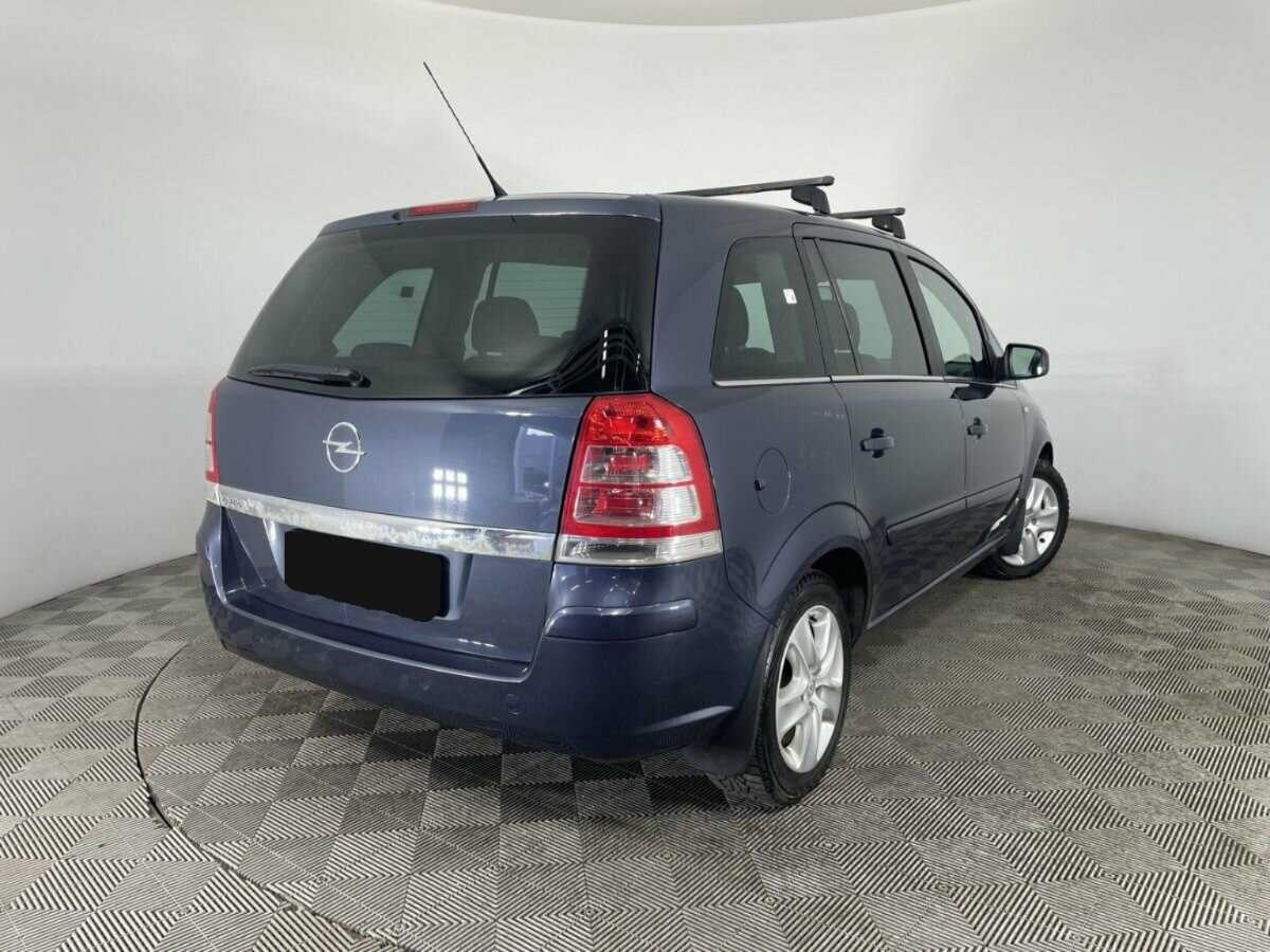 Opel Zafira с пробегом — 2010 год. Фото: #5