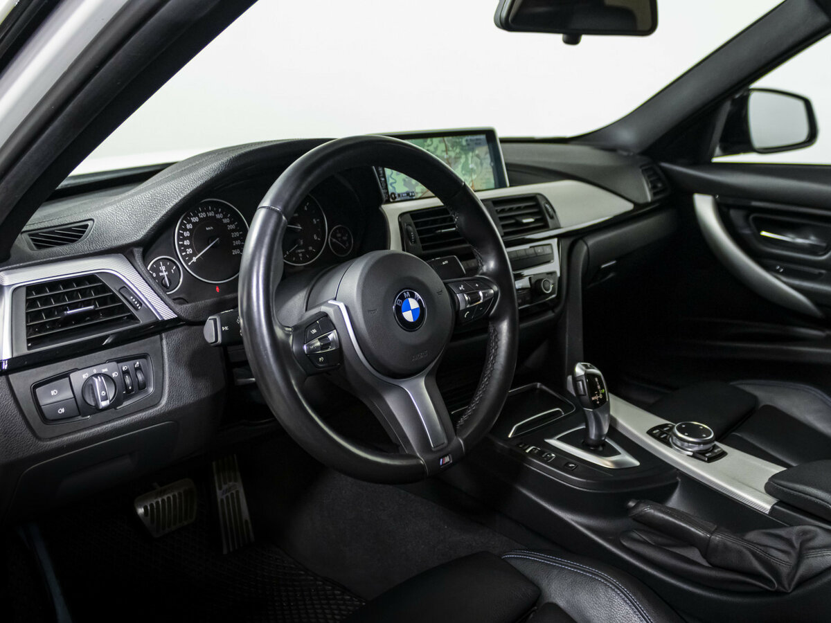 BMW 3 серии с пробегом — 2018 год. Фото: #8