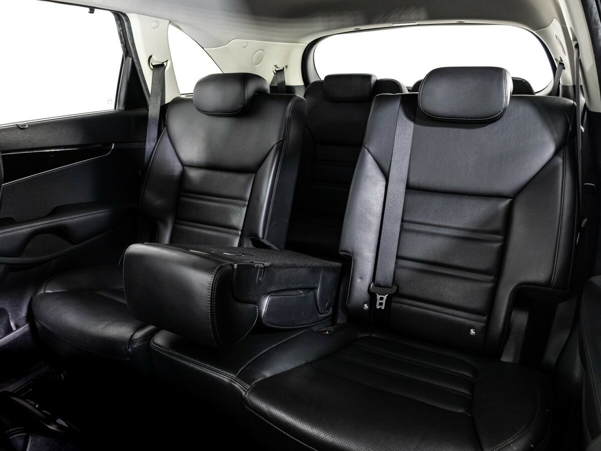 Kia Sorento с пробегом — 2018 год. Фото: #18