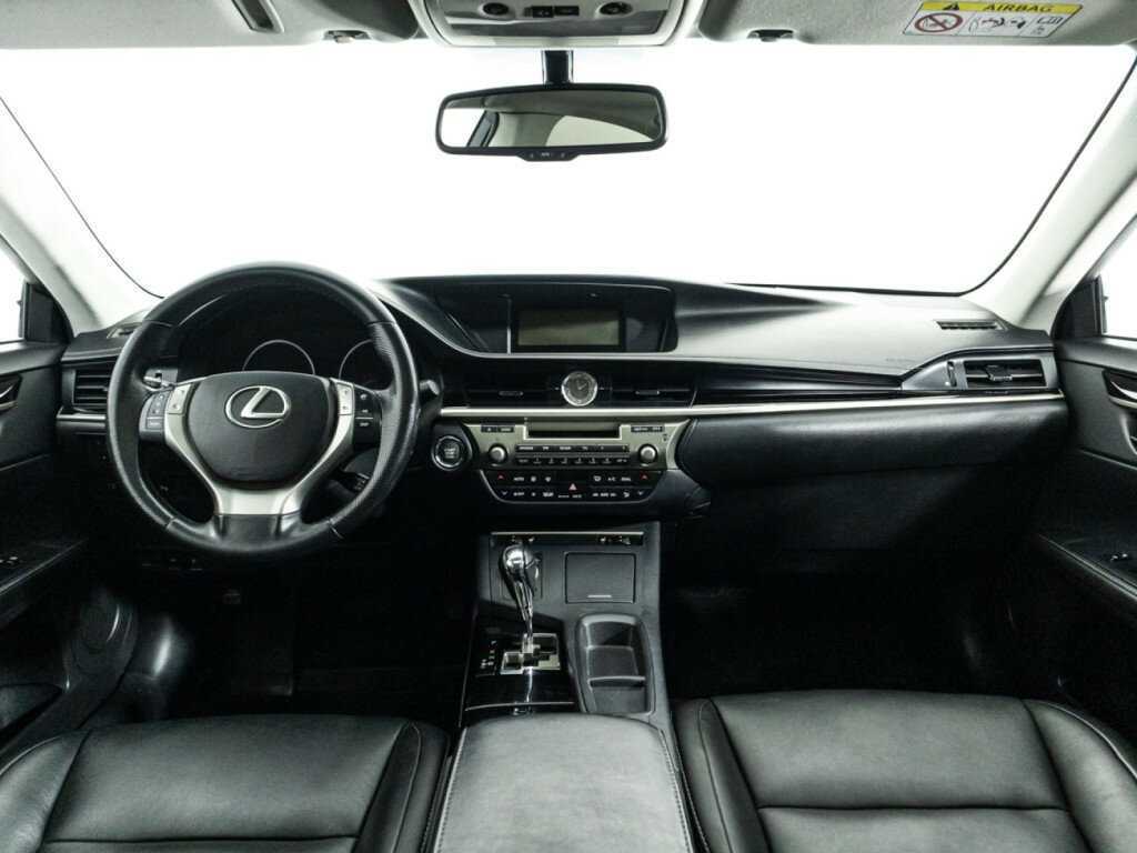 Lexus ES с пробегом — 2013 год. Фото: #12