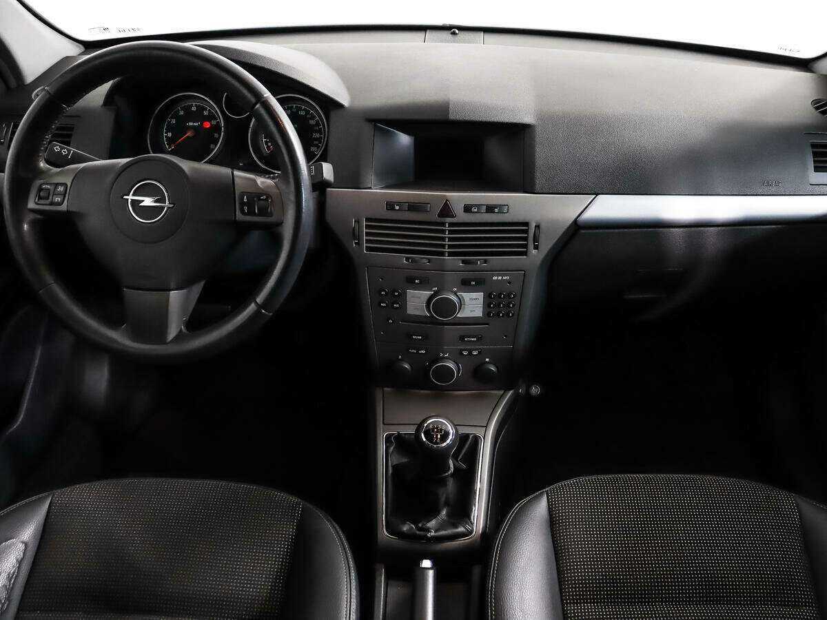 Opel Astra с пробегом — 2006 год. Фото: #11