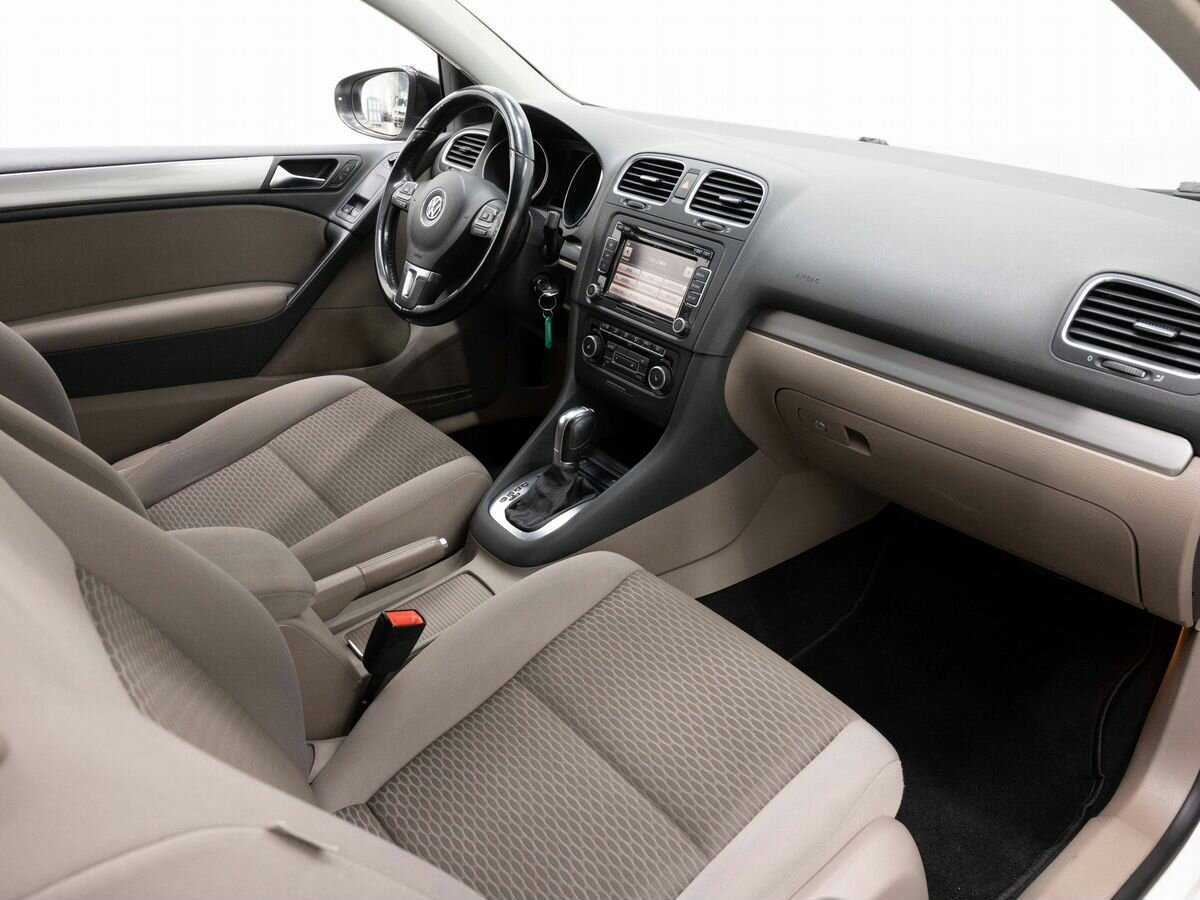 Volkswagen Golf с пробегом — 2011 год. Фото: #10