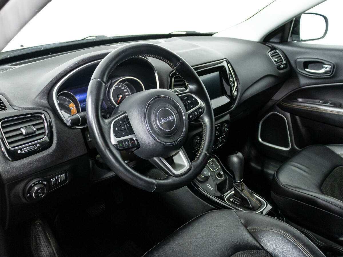 Jeep Compass с пробегом — 2017 год. Фото: #10