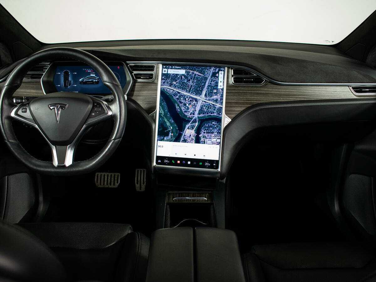 Tesla Model X с пробегом — 2016 год. Фото: #12