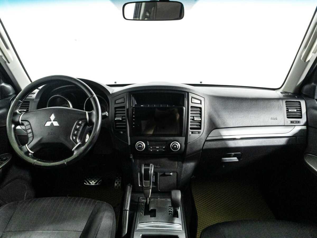 Mitsubishi Pajero с пробегом — 2011 год. Фото: #12