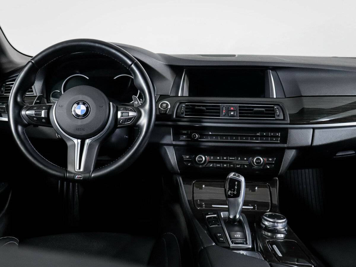 BMW 5 серии с пробегом — 2016 год. Фото: #9