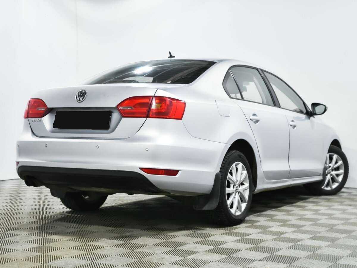 Volkswagen Jetta с пробегом — 2012 год. Фото: #3