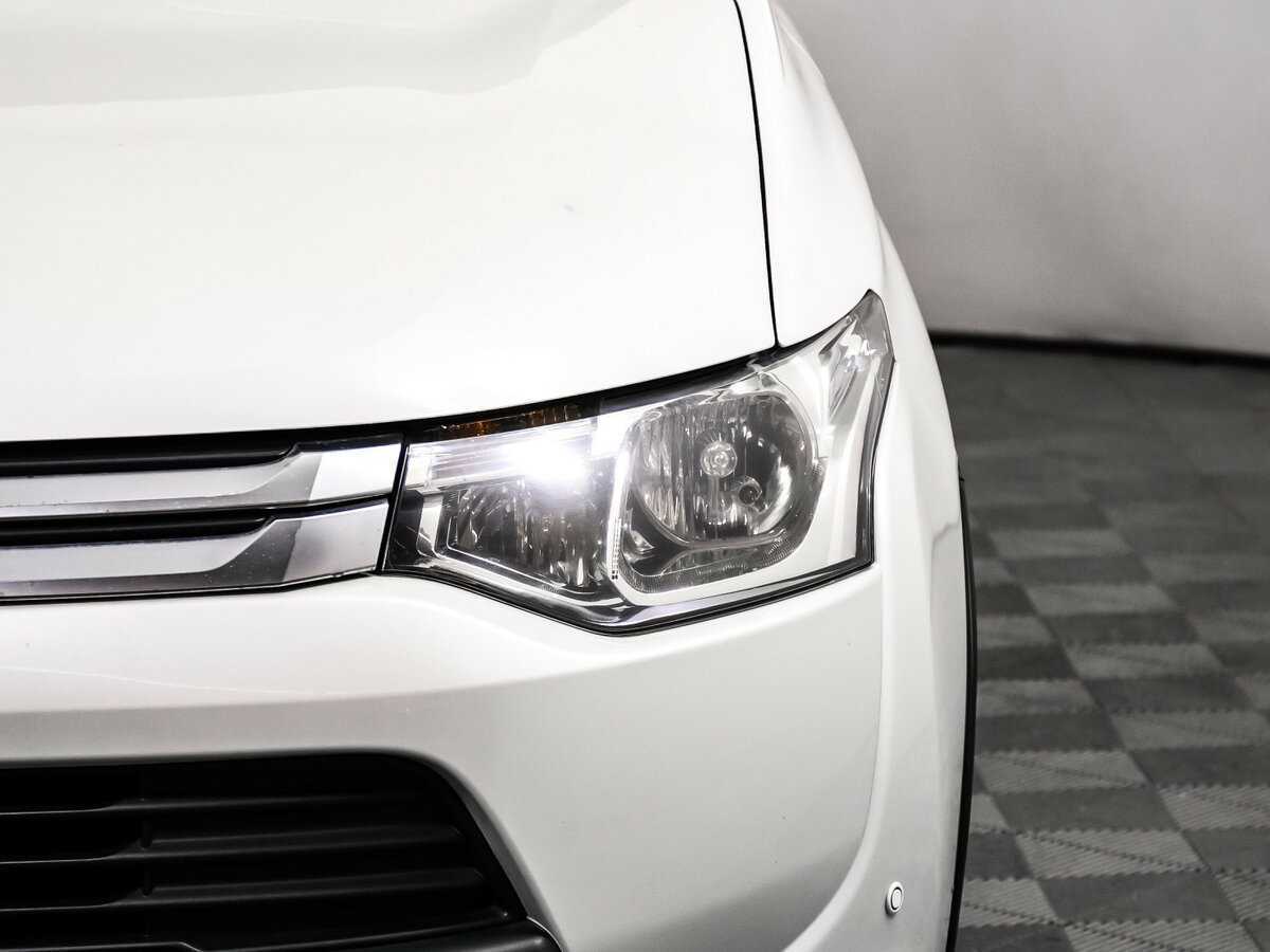 Mitsubishi Outlander с пробегом — 2015 год. Фото: #14