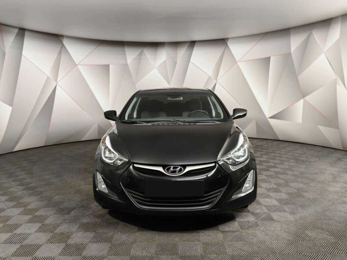 Hyundai Elantra с пробегом — 2015 год. Фото: #6