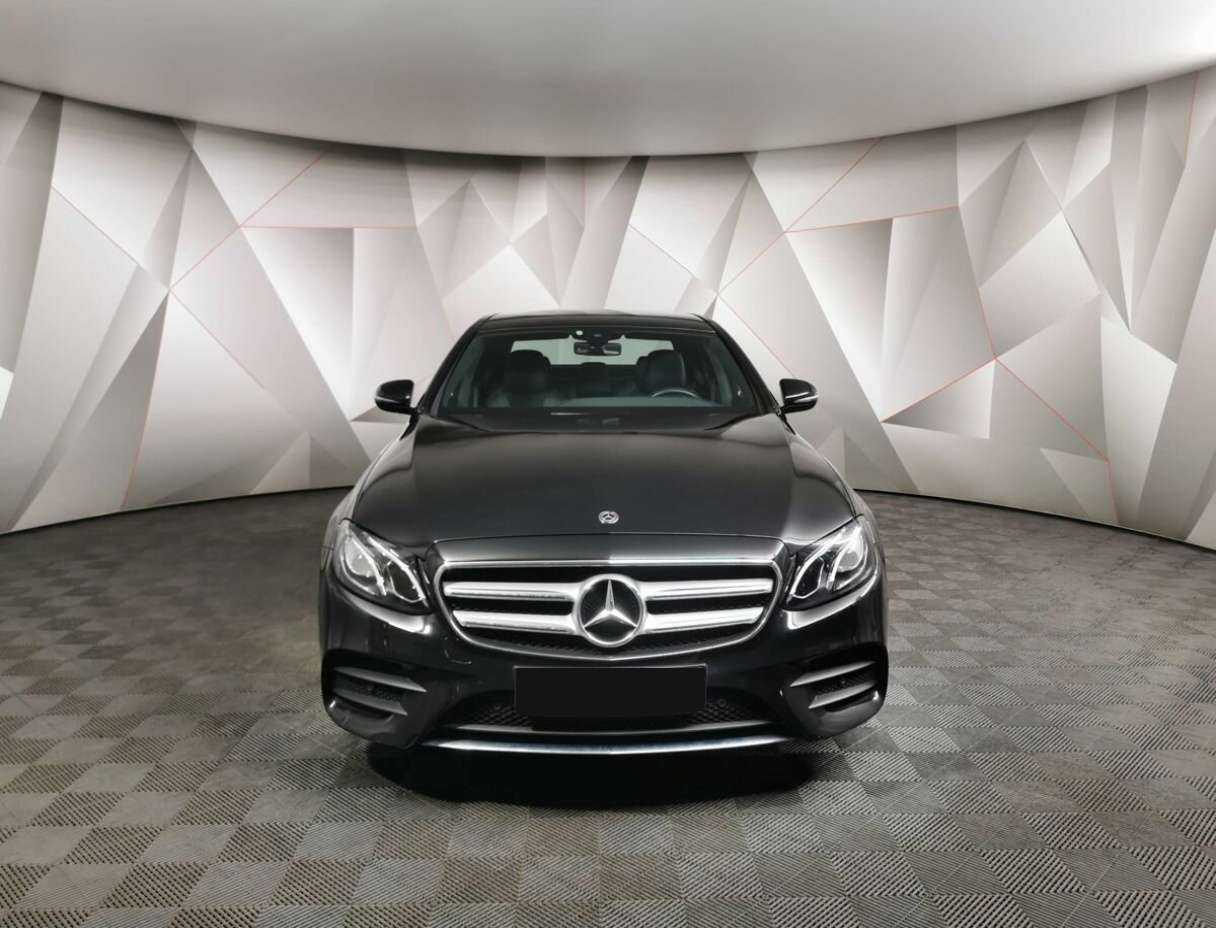Mercedes-Benz E-Класс с пробегом — 2019 год. Фото: #6