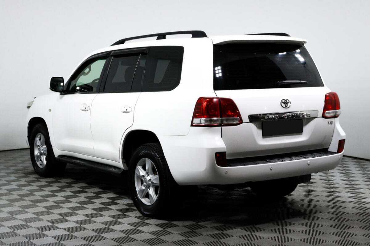 Toyota Land Cruiser с пробегом — 2011 год. Фото: #6