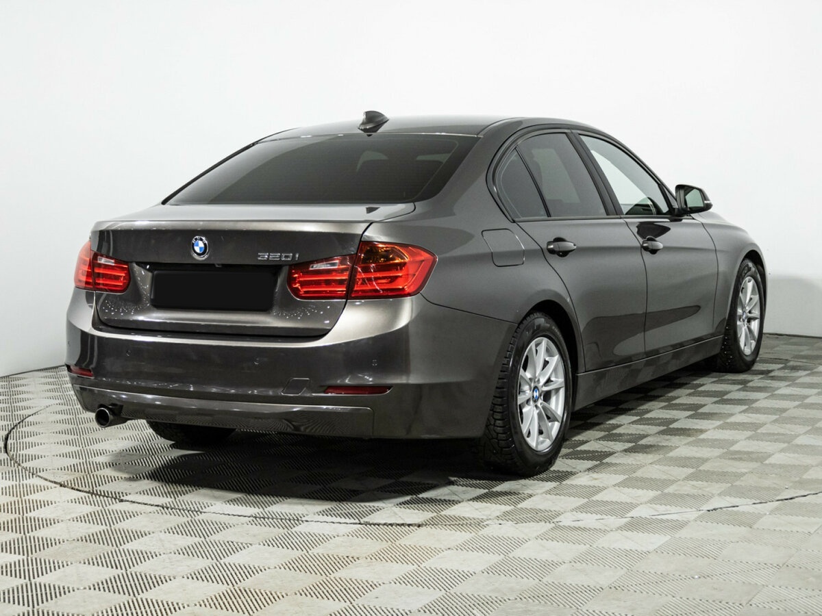 BMW 3 серии с пробегом — 2015 год. Фото: #4