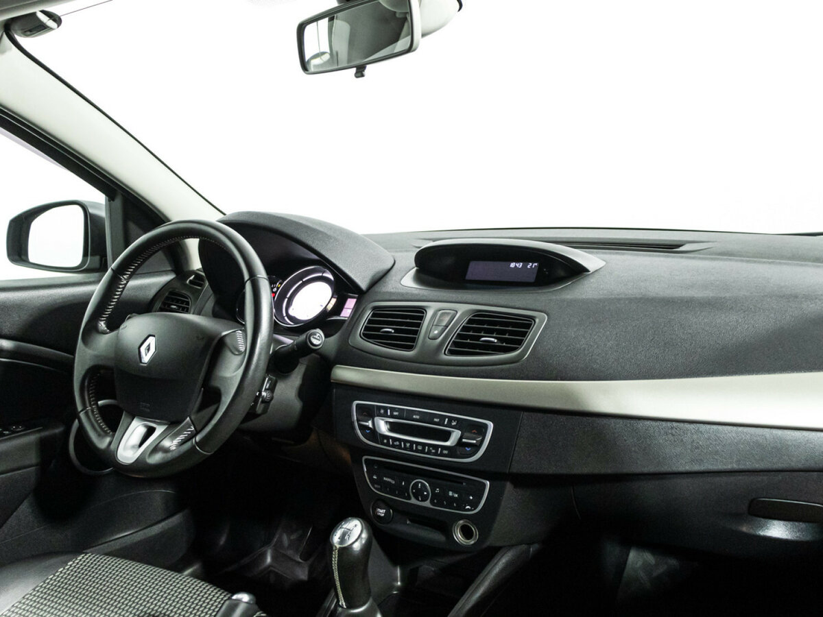 Renault Fluence с пробегом — 2012 год. Фото: #8