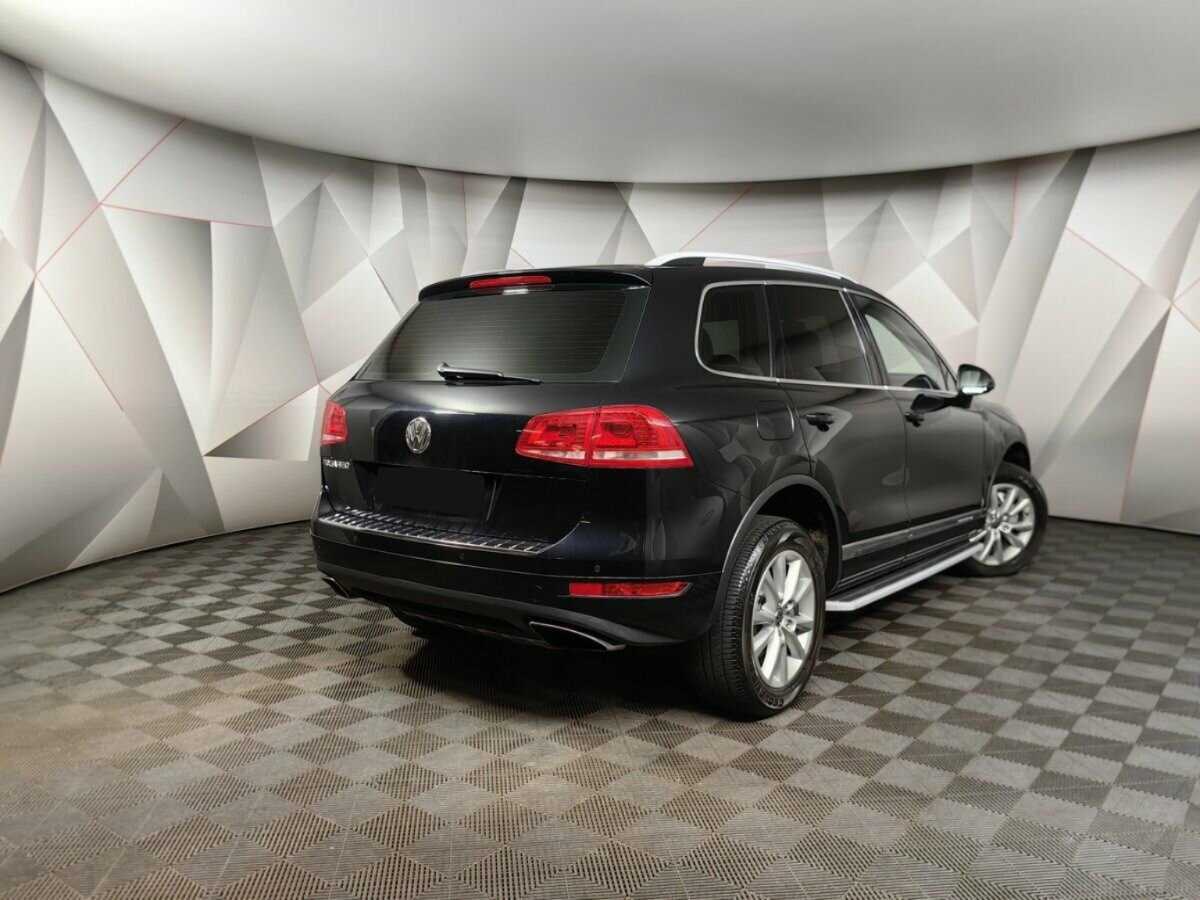 Volkswagen Touareg с пробегом — 2011 год. Фото: #1