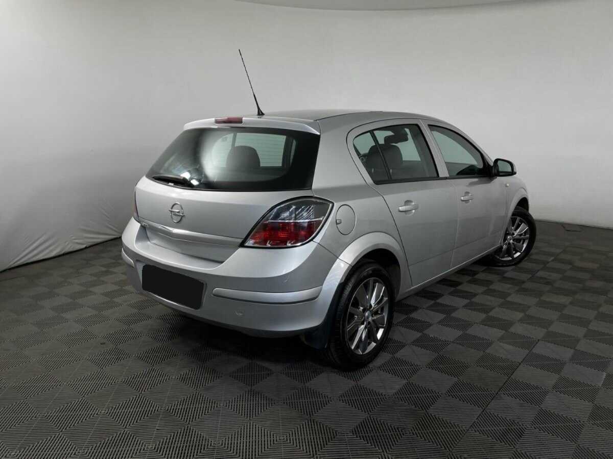 Opel Astra с пробегом — 2010 год. Фото: #5