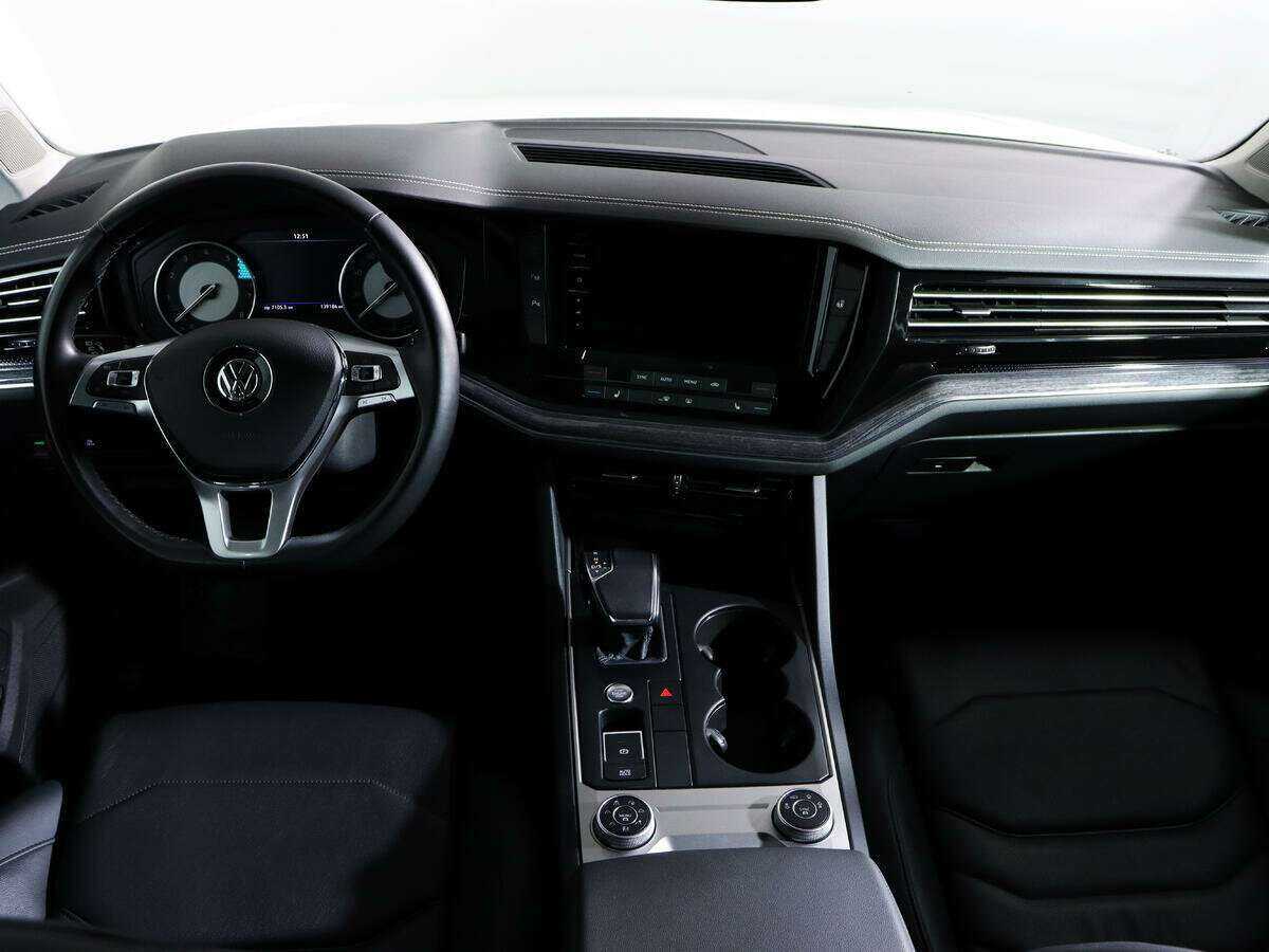Volkswagen Touareg с пробегом — 2019 год. Фото: #9