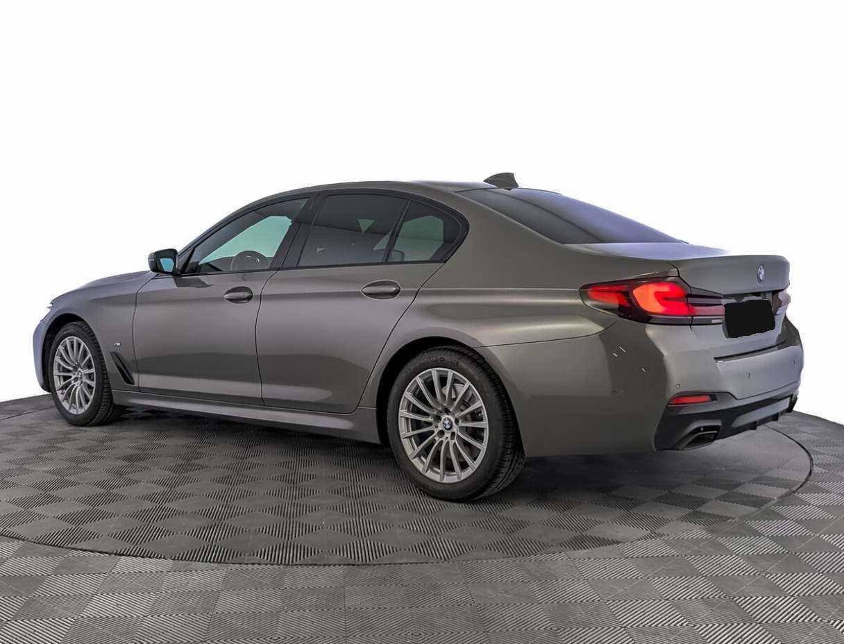 BMW 5 серии с пробегом — 2021 год. Фото: #6