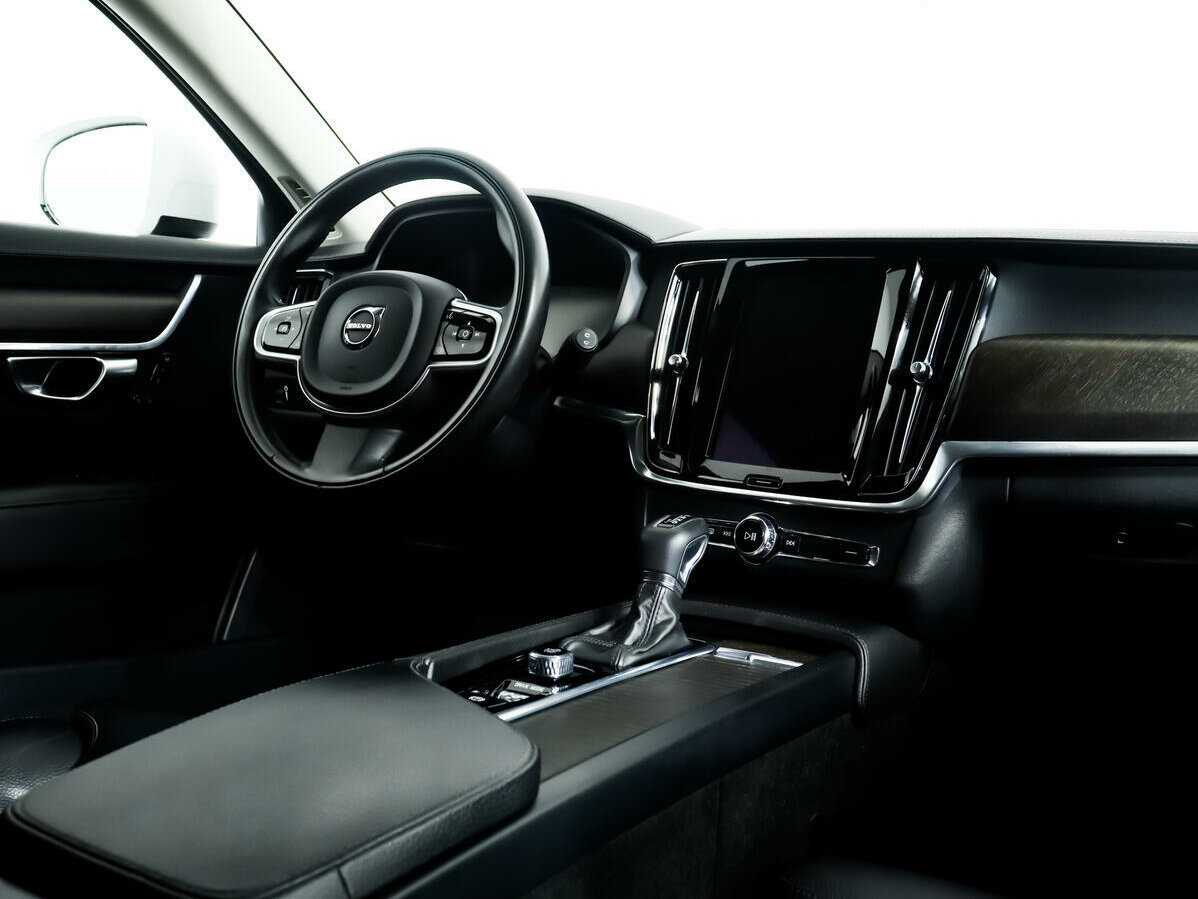 Volvo V90 Cross Country с пробегом — 2019 год. Фото: #8