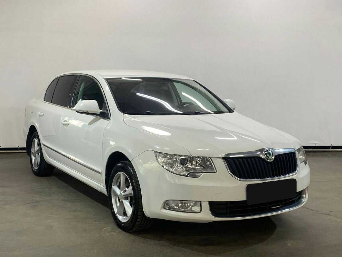 Skoda Superb с пробегом — 2011 год. Фото: #2