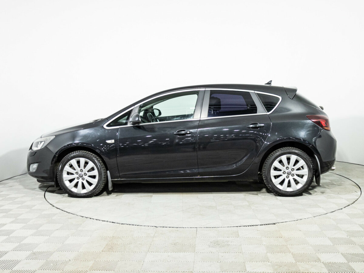 Opel Astra с пробегом — 2012 год. Фото: #7