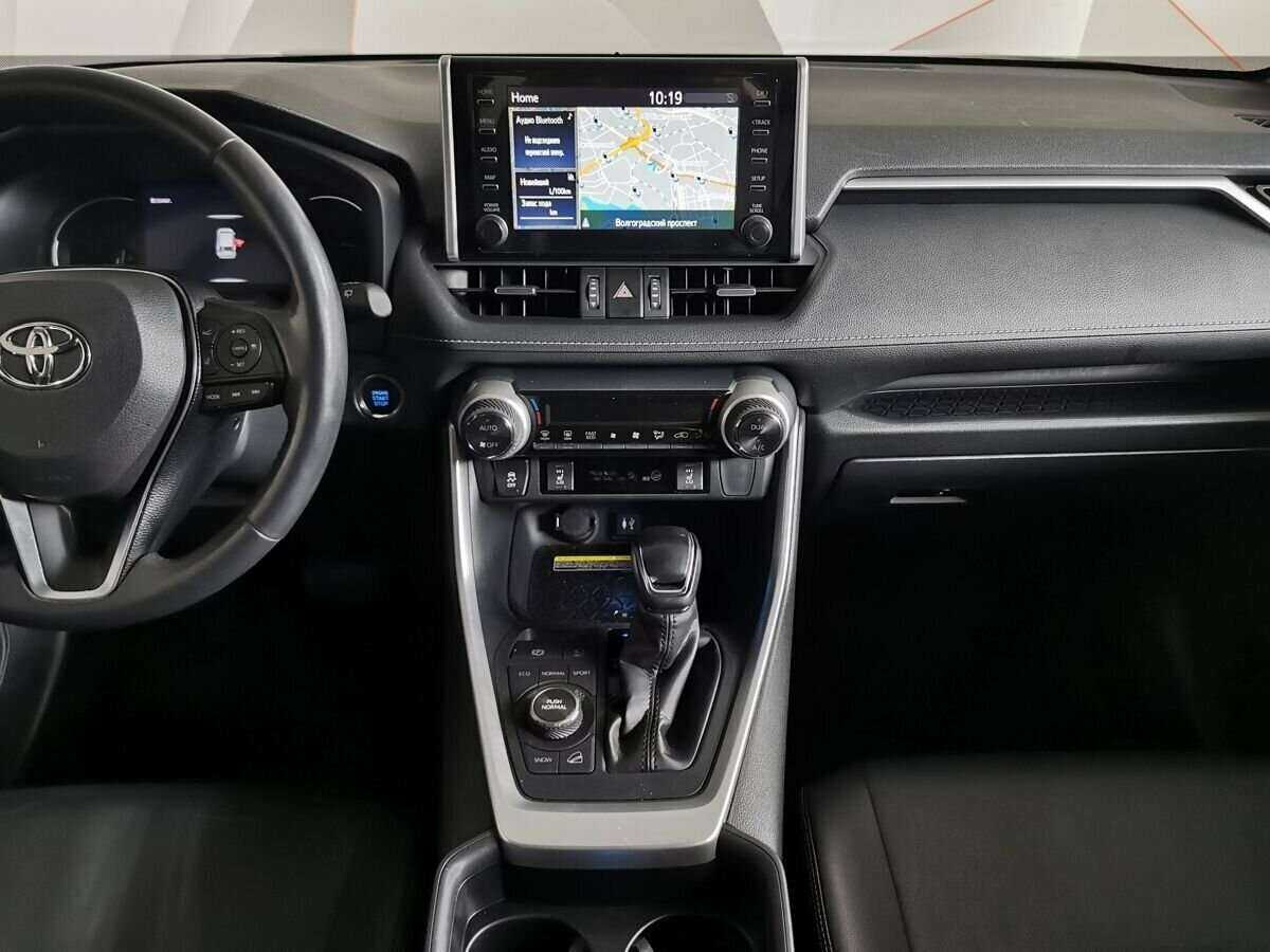 Toyota RAV4 с пробегом — 2019 год. Фото: #10
