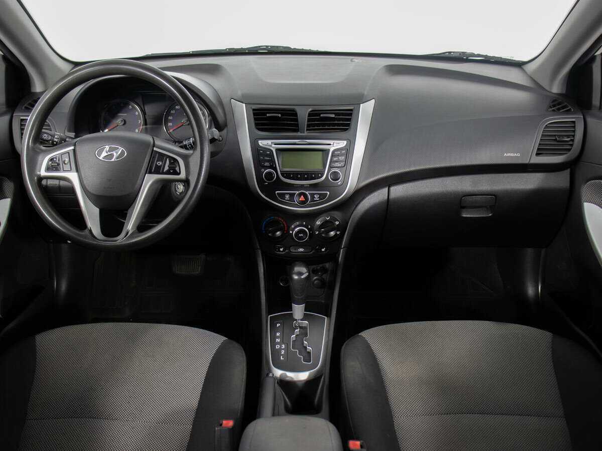 Hyundai Solaris с пробегом — 2014 год. Фото: #12