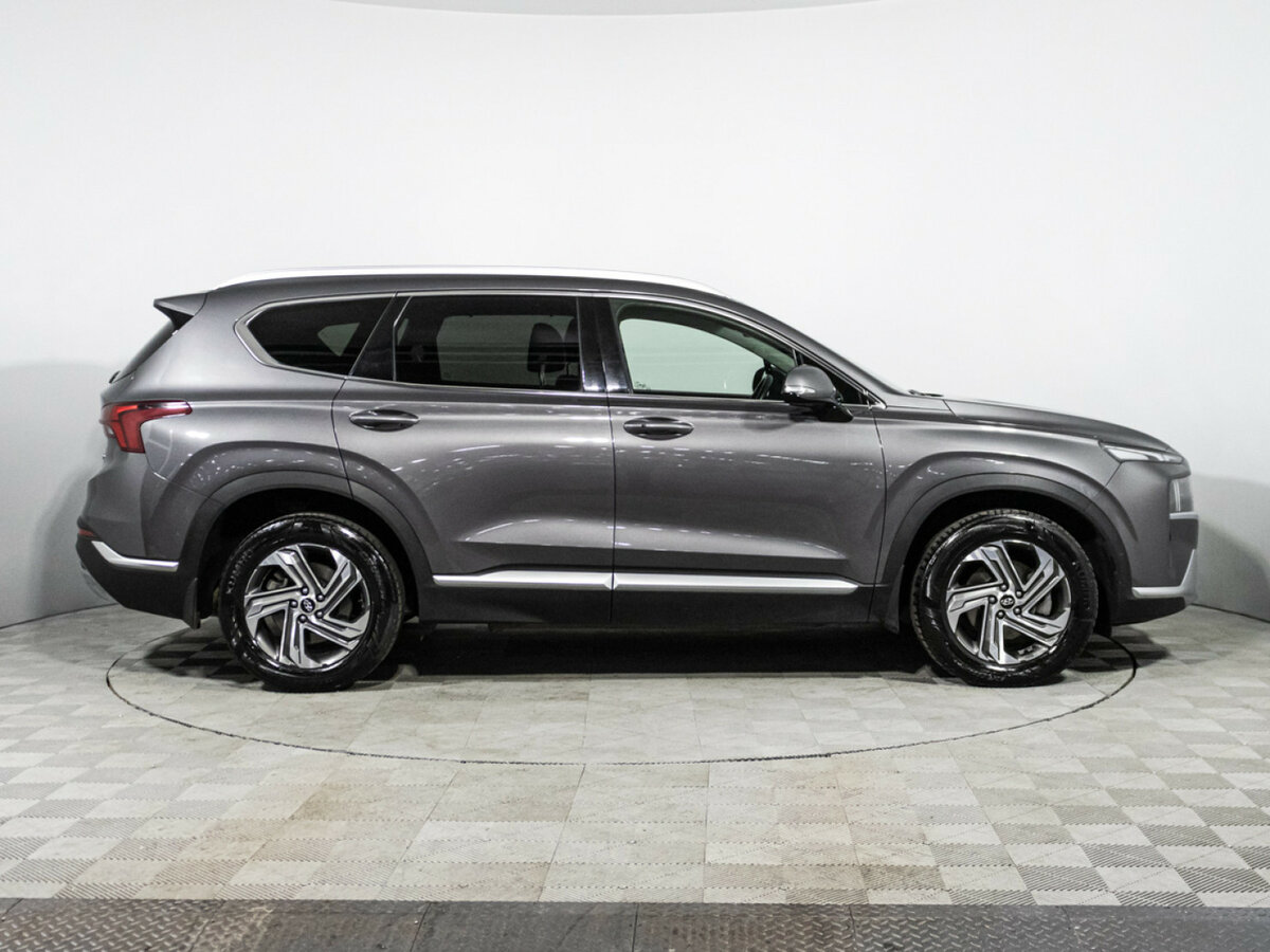 Hyundai Santa Fe с пробегом — 2022 год. Фото: #3