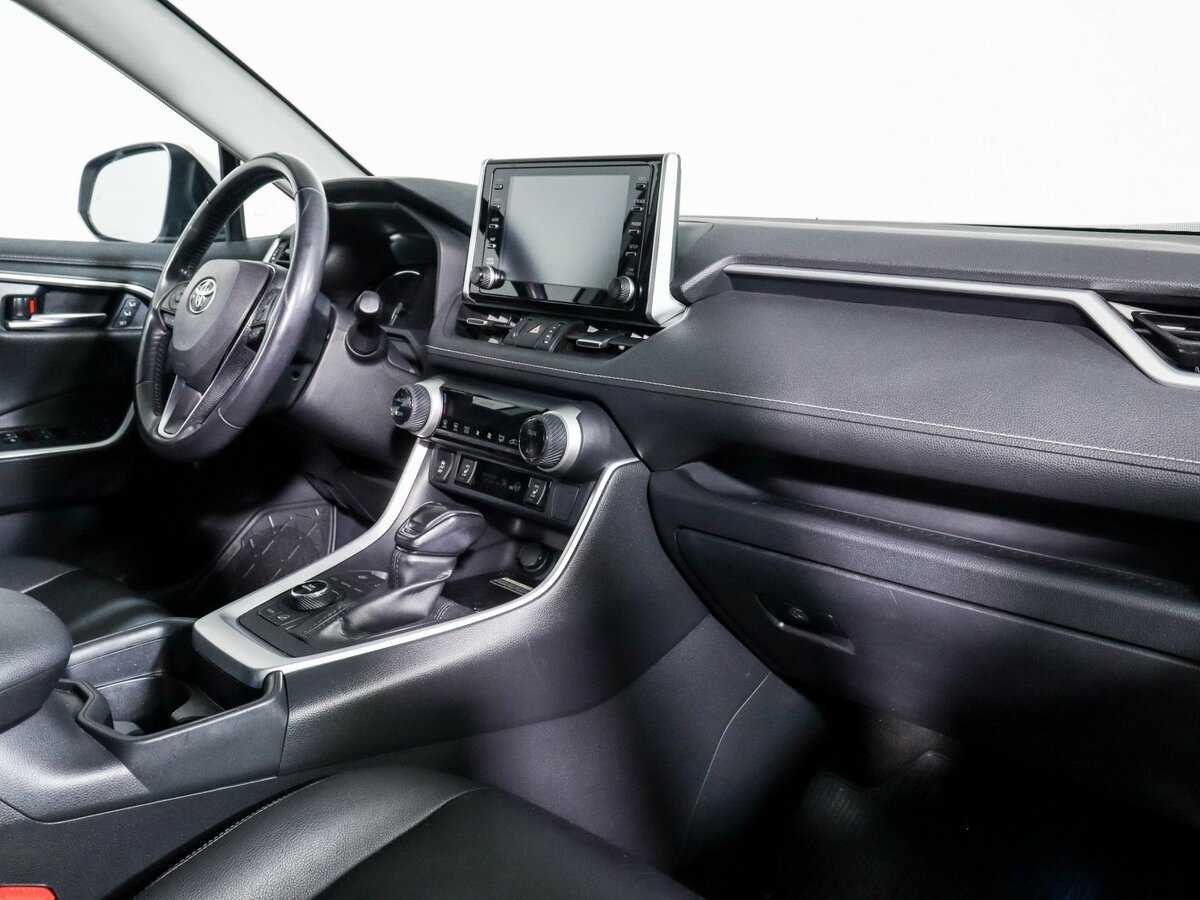 Toyota RAV4 с пробегом — 2019 год. Фото: #8