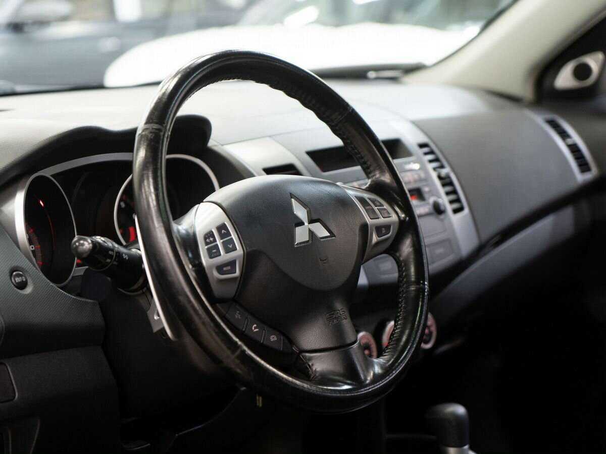 Mitsubishi Outlander с пробегом — 2007 год. Фото: #4