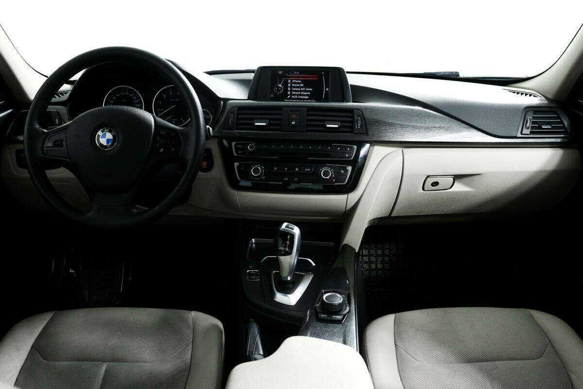 BMW 3 серии с пробегом — 2016 год. Фото: #10