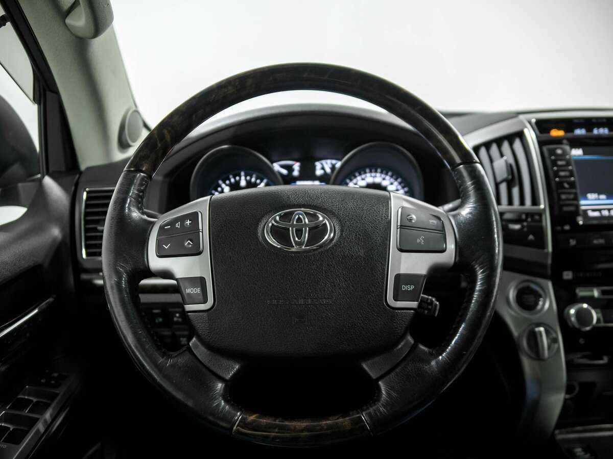Toyota Land Cruiser с пробегом — 2015 год. Фото: #8