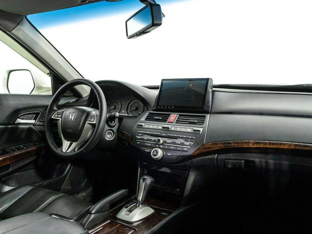 Honda Crosstour с пробегом — 2011 год. Фото: #6