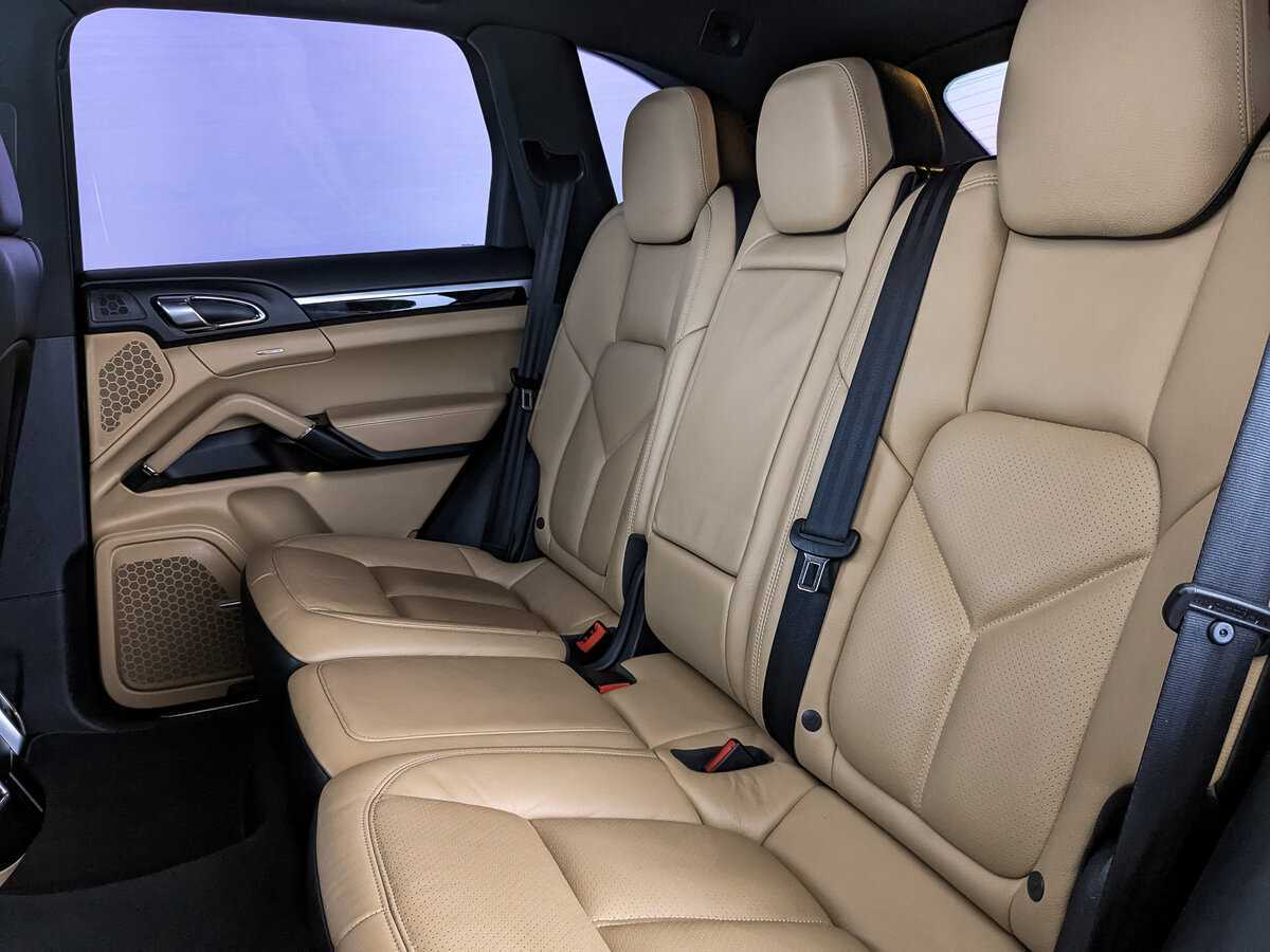 Porsche Cayenne с пробегом — 2015 год. Фото: #13