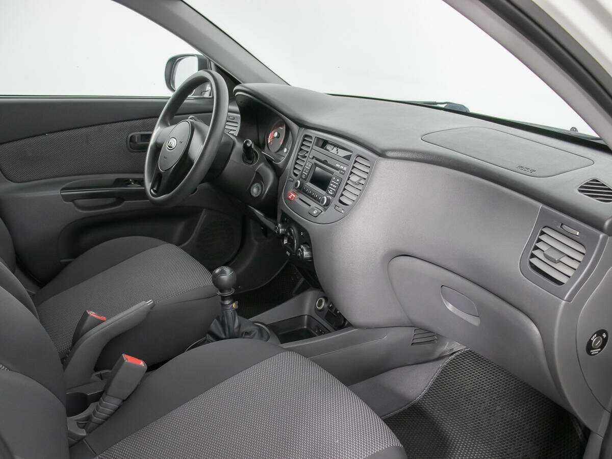 Kia Rio с пробегом — 2011 год. Фото: #8